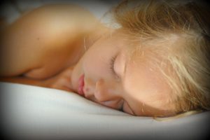 Sleeping-girl-wiki-creative-commons-rachelcalmusa