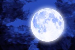 astrology-full-moon-blue-public-domain-pixabay-3031307_1920
