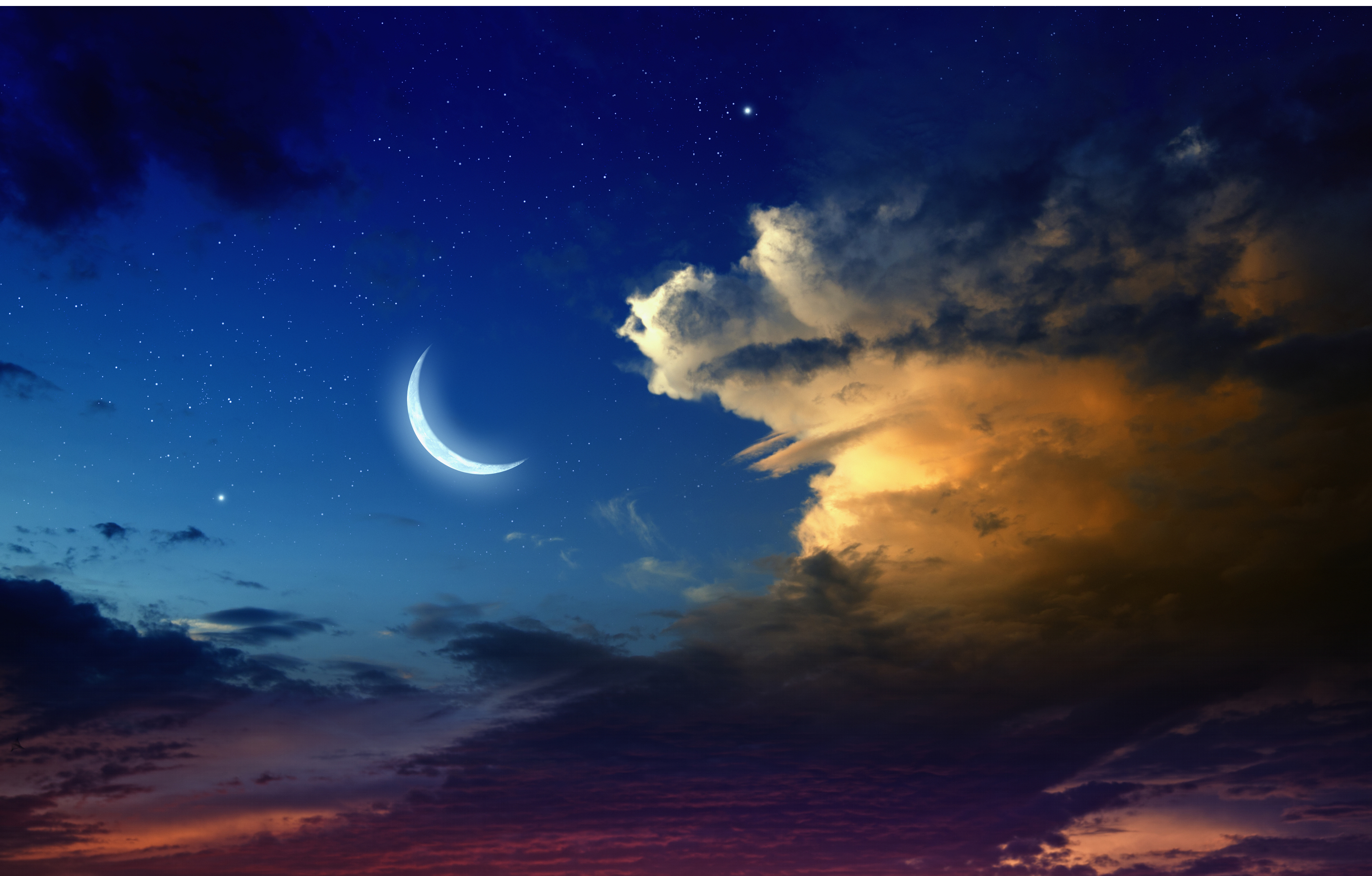 Вырастающая луна. Ночное небо с луной. Луна на небе. Ночное лунное небо. Месяц на небе.